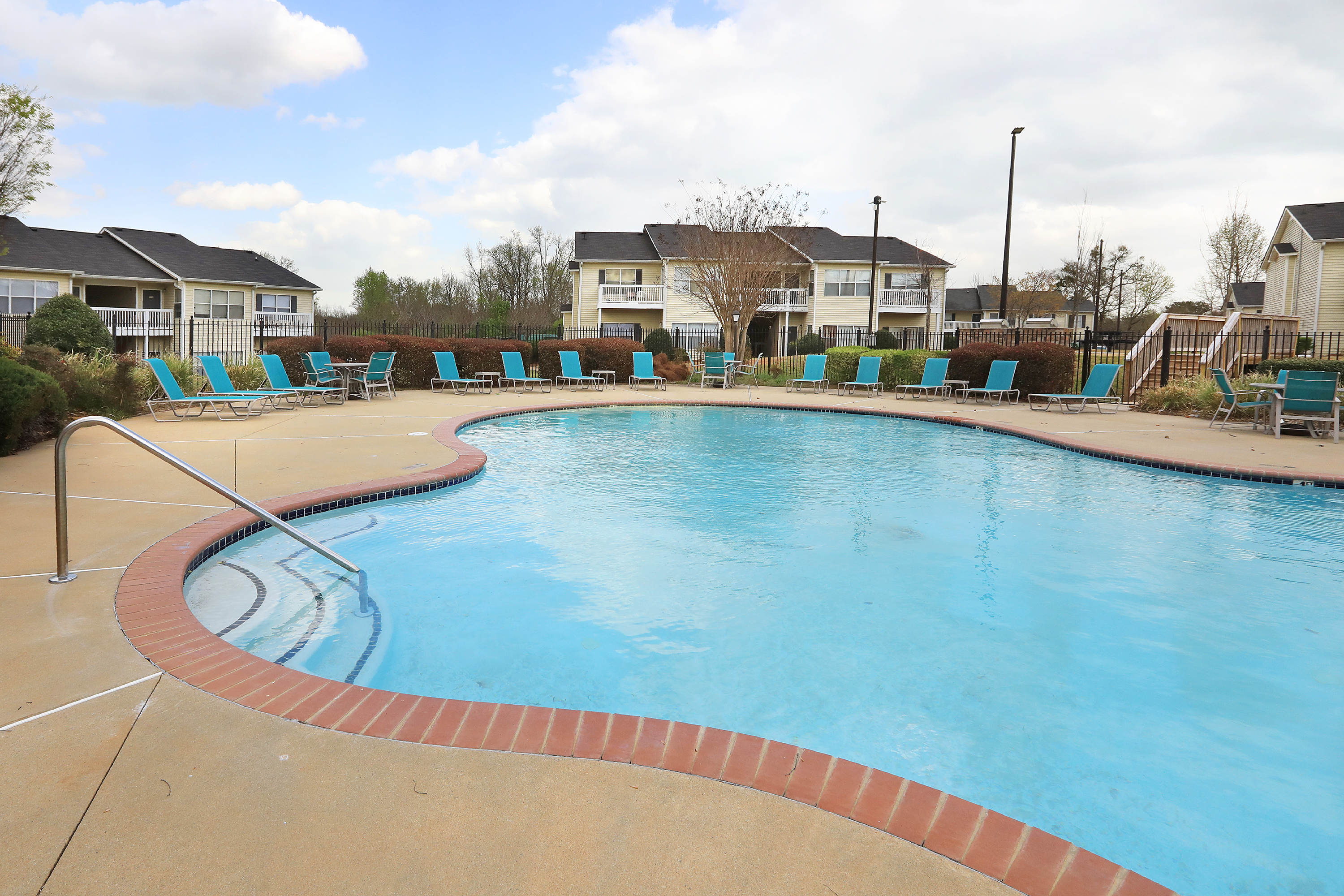 Hampton Point The Multifamily Advisory Group at Cushman & Wakefield